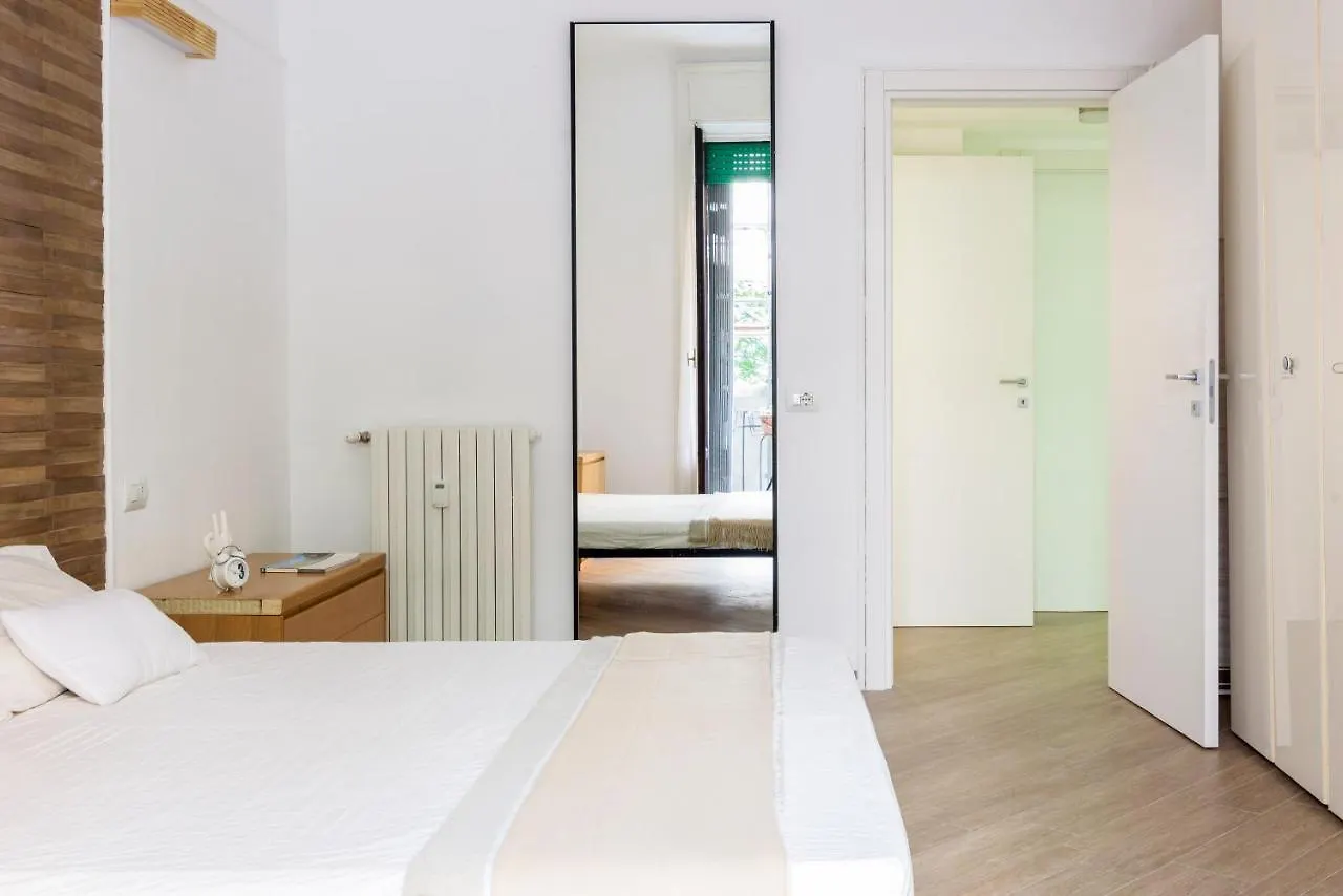 Sarti Master Guest Apartment Milan 0*,  Italy