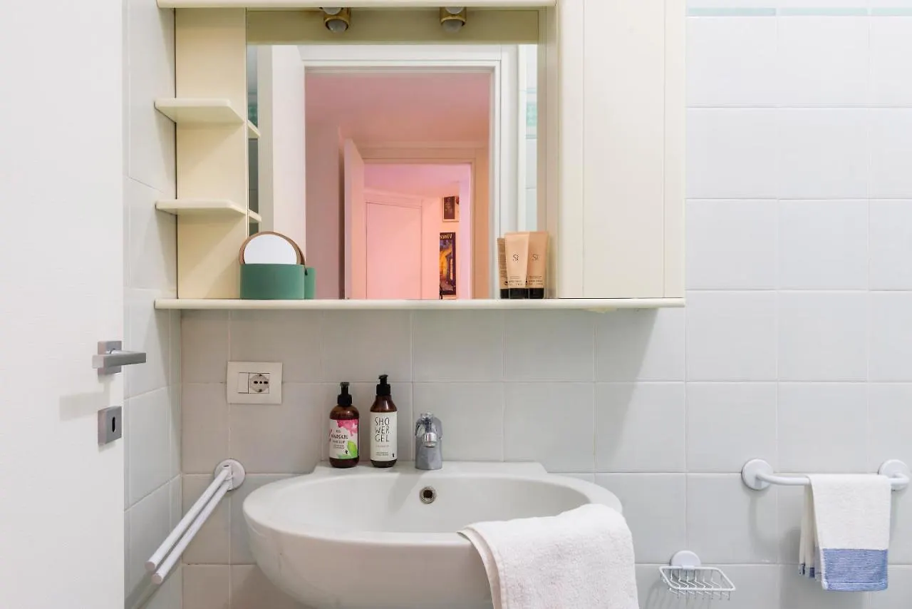 Sarti Master Guest Apartment Milan Italy